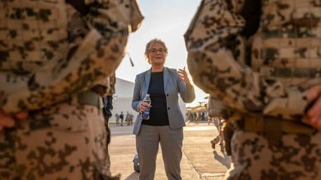 Ehemalige SPD-Politikerin Christine Lambrecht: Fehltritte auf Stöckelschuhen – Ex-Verteidigungsministerin veröffentlicht Buch