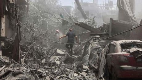 En direct, guerre à Gaza : 10 morts dans des tirs israéliens à proximité d’un centre d’aide à l’ouest de Rafah, annonce la défense civile