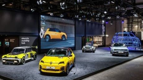 Renault acude a Automobile Barcelona con su gama E-Tech para democratizar la movilidad eléctrica