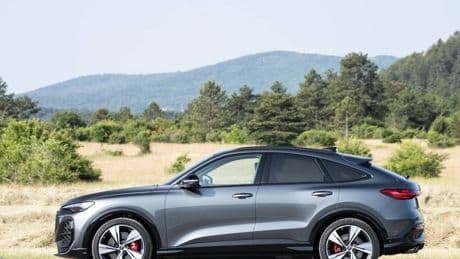 Nuova Audi Q5 Sportback, muscolosa e sportiva: motori ibridi