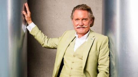 TV-Star wollte Eishockey-Profi werden - Ein Unfall machte Ingo Lenßen zum Anwalt