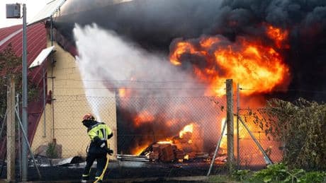 Incendios en España, en directo | Dos muertos, varios heridos y miles de evacuados en la peor semana de fuegos del verano