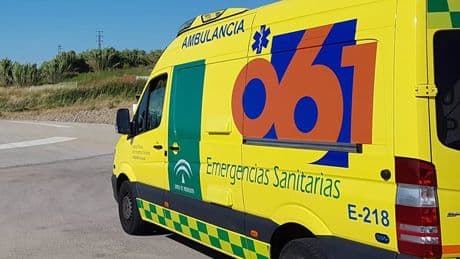 Un coche arrolla la terraza de un bar en Málaga: hay al menos cuatro heridos