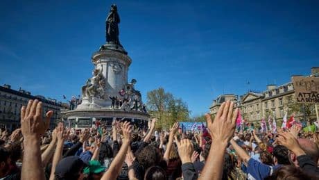 Rassemblement pour la « défense de l’Etat de droit » : entre La France insoumise et la gauche associative, des liens de plus en plus distendus