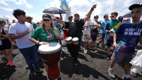 A half-million young Catholics invade Rome, awaiting Pope Leo XIV at Holy Year youth festival