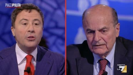 “Non prendo lezioni di democrazia da te”. Bocchino smonta Bersani: scontro tv