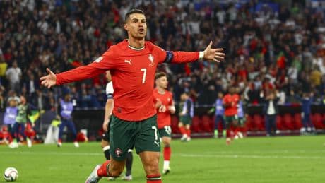 Cristiano Ronaldo snoert treiterende Duitse fans de mond en scherpt waanzinnig record verder aan