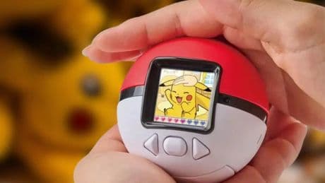 Poke Topu şeklinde tasarlanmış Pokemon oyuncağı çıkış yapıyor