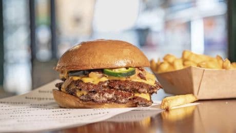 „Burgermeister“ in Frankfurt: Saftiges Fleisch, aber kaum Smash