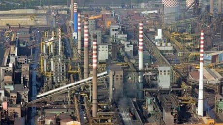Ex Ilva, la nuova gara divide le fabbriche. Svolta green senza fondi
