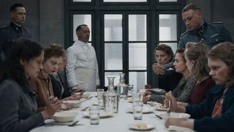 »Die Vorkosterinnen« im Faktencheck: Mussten Frauen das Essen von Adolf Hitler auf Gift testen?