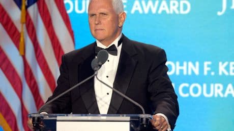 Droits de douane : l’ancien vice-président Mike Pence juge que les mesures de Trump risquent de nuire «à l’économie américaine»
