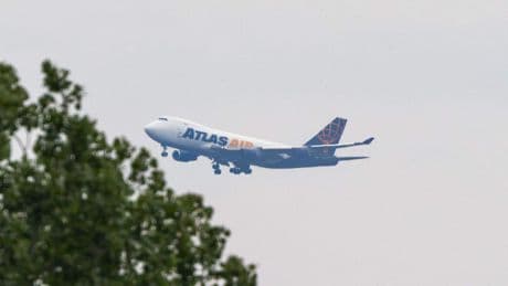 Boeing 747 maakt na Mayday call voorzorgslanding op Schiphol vanwege motorstoring