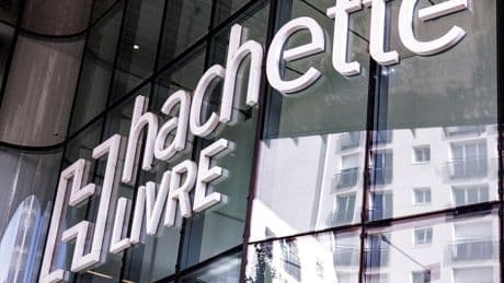 Le groupe Hachette ne s’interdit pas de publier un livre généré par l’IA selon Arnaud Lagardère