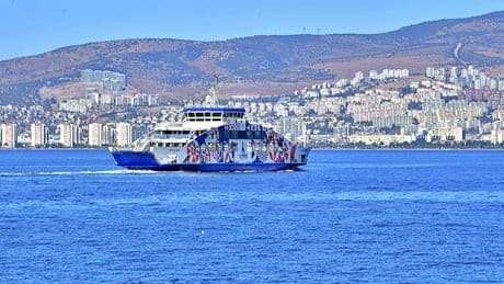 Bir kentimizde arabalı vapur ücretlerine zam geldi