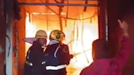 Son dakika! Hindistan'da otel yangını: En az 17 ölü
