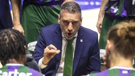 Ibon Navarro, sobre las dudas del Unicaja antes del partido ante el Barça: "No quiero hablar de esto, manda narices"