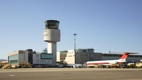 Sardegna, dalla Giunta regionale ok a collegamenti aerei a tariffe calmierate