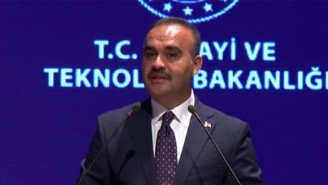 Bakan Kacır'dan ödül kazanan öğrencilere tebrik