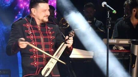 Ekin Uzunlar Harbiye'de konser verdi! 'Sanki şu an Trabzon Meydanı'ndayız'