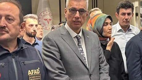 Bakan Memişoğlu orman yangınında yaralananları hastanede ziyaret etti