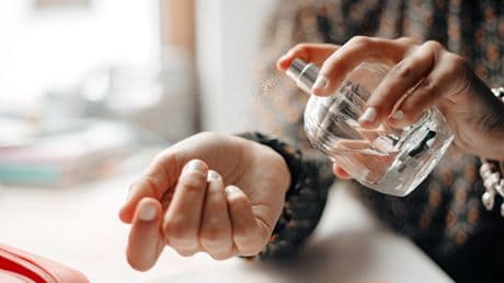 So hält Ihr Parfüm den ganzen Tag – einfache Tipps, die wirklich wirken