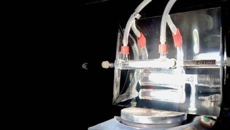 El reactor que cambiará la aviación: así logra convertir la contaminación del aire en combustible para aviones
