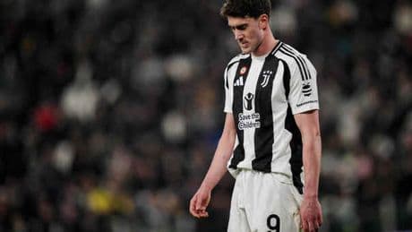 Calciomercato Juventus Vlahovic e le uscite stanno rallentando i piani di Comolli