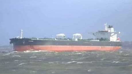 Esplosione di una petroliera nel Mediterraneo: è il quinto caso. Kiev: "È una "nave fantasma" russa"