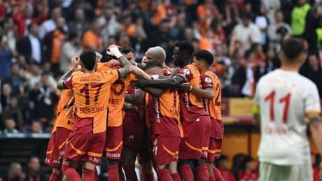 Galatasaray, formasına 5. yıldızı takan ilk takım oldu