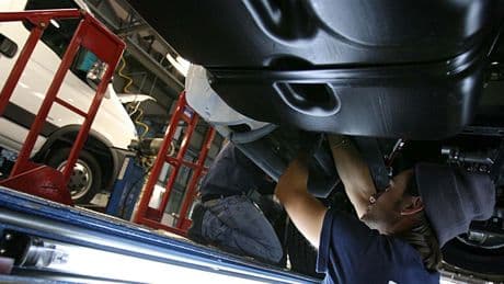 Produzione industriale, +0,2% a giugno, nel trimestre crescita dello 0,1%
