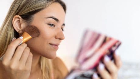 El nuevo colorete en crema que arrasa en Mercadona: fácil de aplicar y acabado metálico