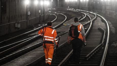 Umfangreiche Bauarbeiten - Bahn sperrt wichtige Strecke bei Frankfurt