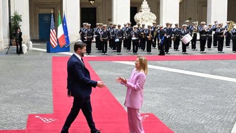Vance en Roma: “Hablaremos de una negociación comercial con Europa”