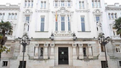 El TSXG avala el despido de un docente de un centro privado de A Coruña por tocamientos a alumnos