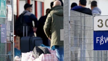 Weniger Flüchtlinge bringen nur kurze Entlastung – Lage in Kommunen bleibt angespannt