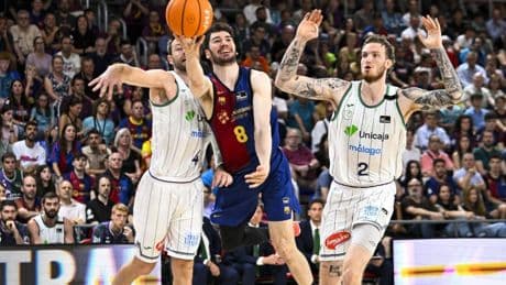 El Barça de las mil caras se juega su futuro hoy a una carta en Málaga