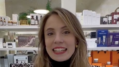 Marina García, farmacéutica: “Los poros dilatados no son solo cuestión de sebo. Con los años, la piel pierde estructura, y eso también los hace más visibles”