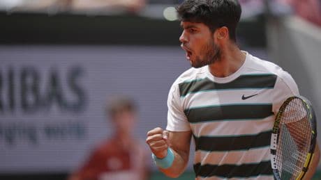 Alcaraz se estrena en Roland Garros con una victoria de oficio ante el engañoso Zeppieri