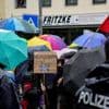 Trotz Dauerregens und Neonazi-Gegenprotest: So viele Teilnehmer wie noch nie beim CSD Bernau