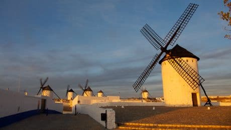 Así es, y por eso nos gusta tanto, uno de los pueblos más míticos y más bonitos de La Mancha
