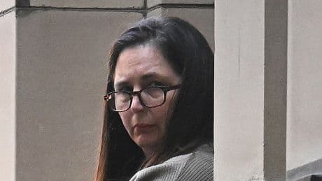 A jury is deciding the fate of an Australian woman accused of 3 murders by mushroom poisoning