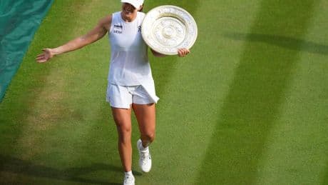 The One Where Iga Swiatek Got A Hug from Courteney Cox After Winning Wimbledon