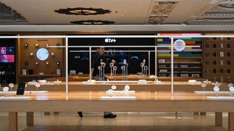 Apple Warns Looters With Stolen iPhones: We Will Track You