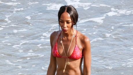 Topmodel Naomi Campell (55) - Traumschön am Traumstrand