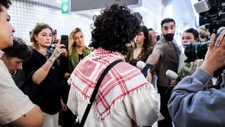 Global March-deelnemers buiten Caïro tegengehouden bij controlepost, paspoorten tijdelijk ingenomen