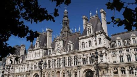 Les agents du centre de contacts de la Ville de Paris, premiers interlocuteurs des habitants, appelés à la grève