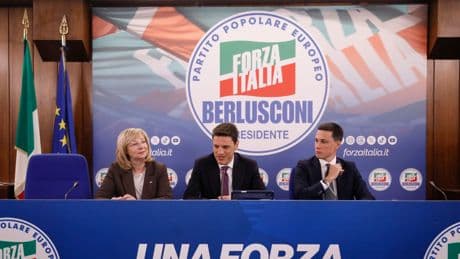 Ncc, Forza Italia sfida Salvini: nuova proposta di legge per riordinare il settore