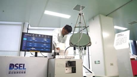 Esta impresionante máquina puede fabricar ladrillos en la Luna solo con el propio regolito lunar