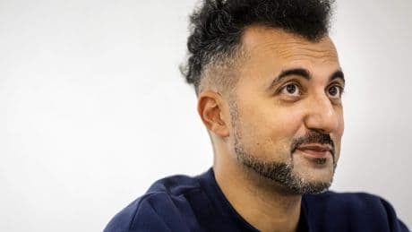 Weinig kijkers voor eerste Zomergasten met schrijver Özcan Akyol